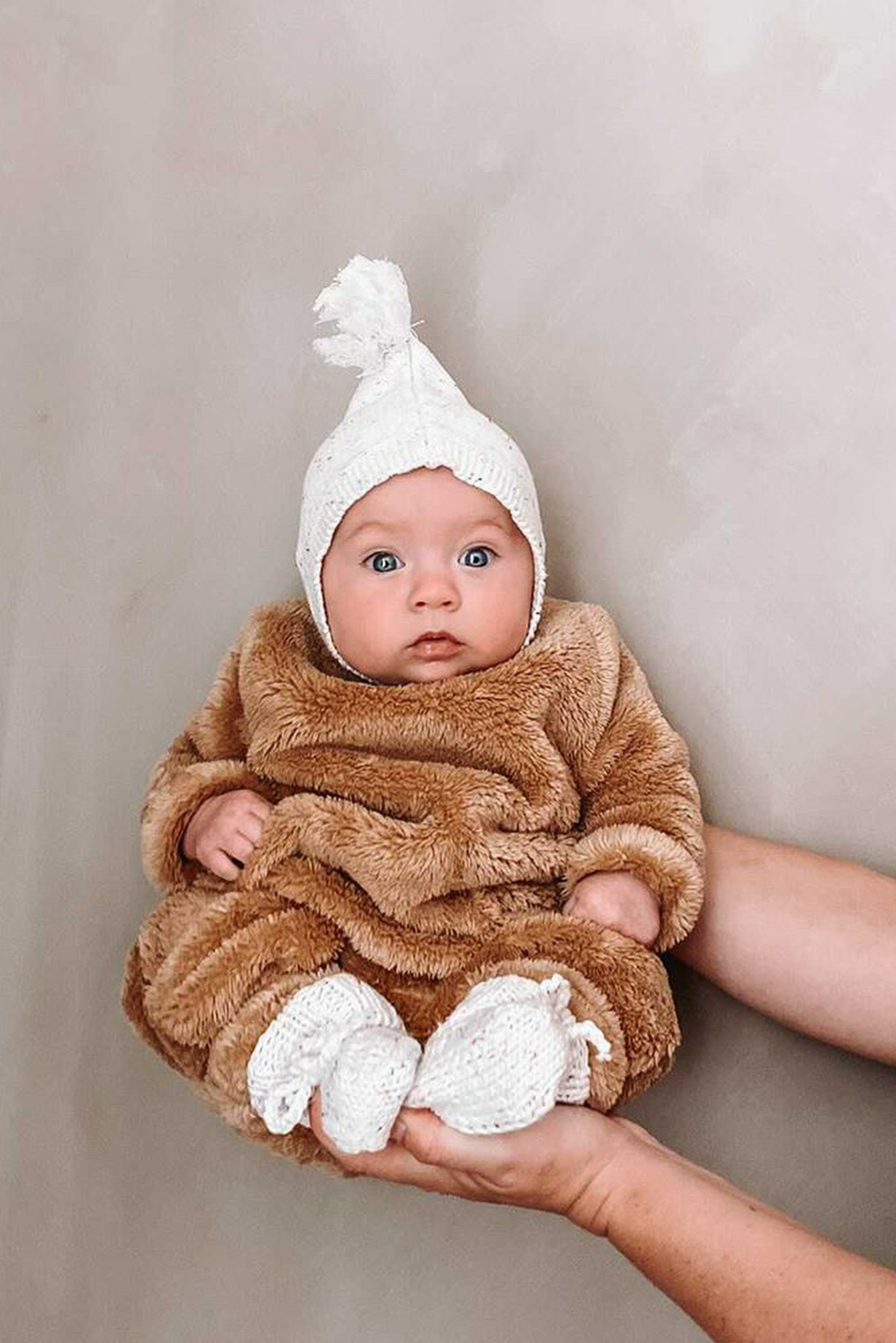 Vanilla Speckles Bonnet and Booties