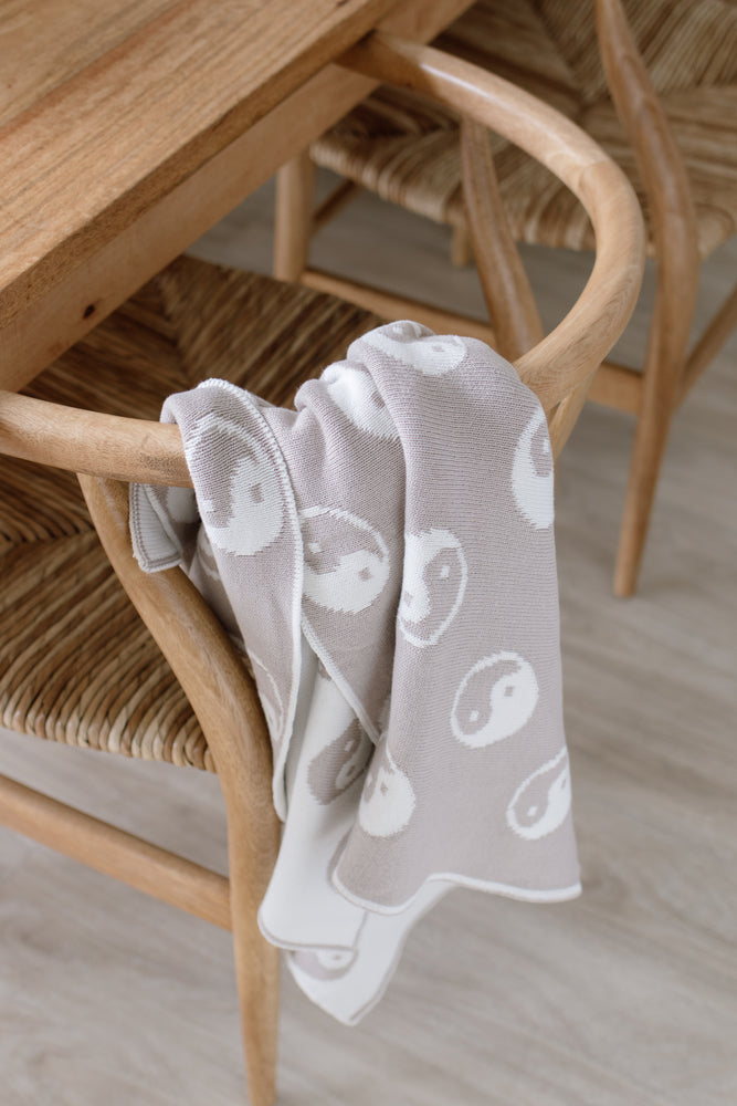 Yin Yang Blanket- Taupe