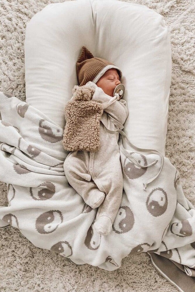Yin Yang Blanket- Taupe