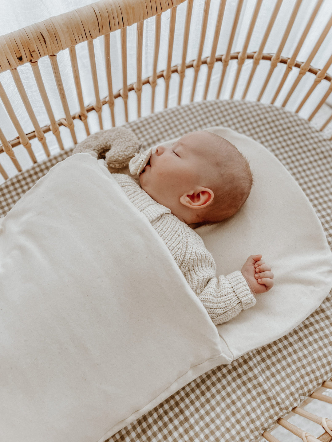 Spring & Summer with Bundl: Why Our Light Wool Layers Are Perfect for Warmer Days